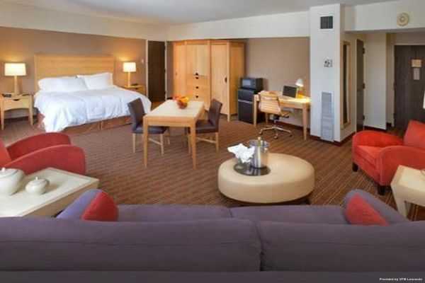 THE AVALON HOTEL (Erie)